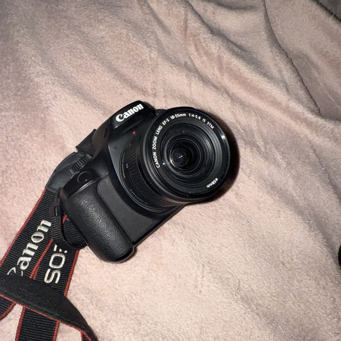 Camera Canon EOS 4000D