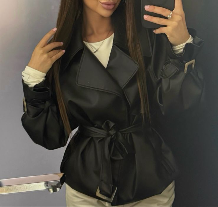 Дуже гарна легенька шкіряночка від  S.original розмір Xs