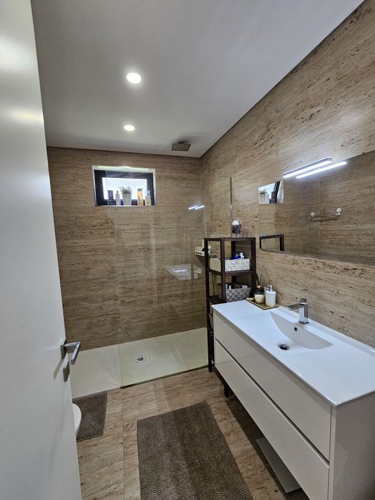 Moradia T3+1 com jardim e piscina