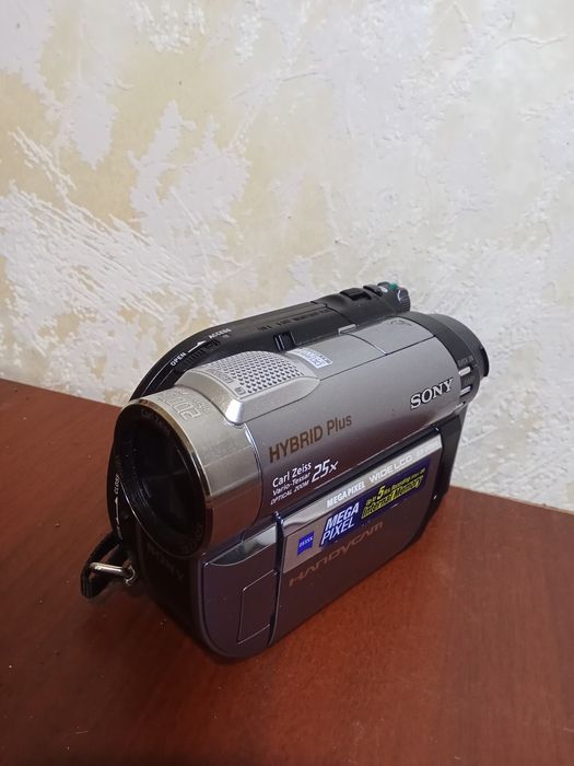 Видеокамера SONY HANDYCAM hybrid25x