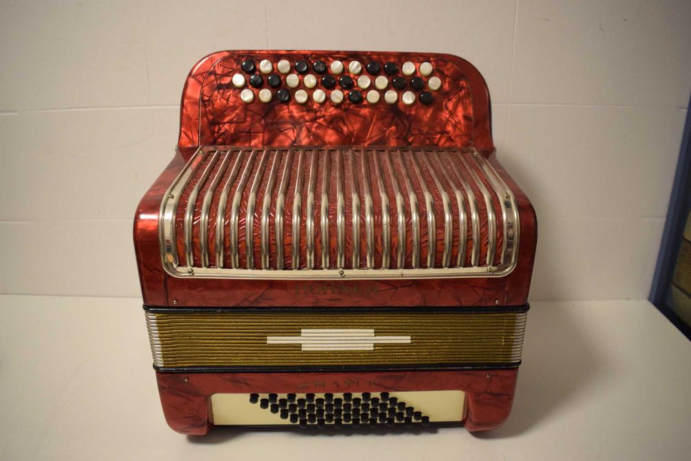 Hohner Amati Accordion, 2-Row, 48 Bass, No. 01164174815435137120