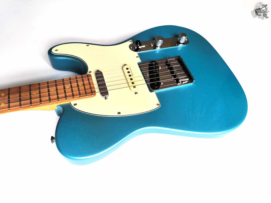 CLEARANCE Fender® Player Plus Noiseless Nashville Telecaster® '2022 Opal Spark Metallic