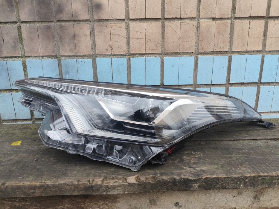 Фара левая Toyota CHR 81150-F4170