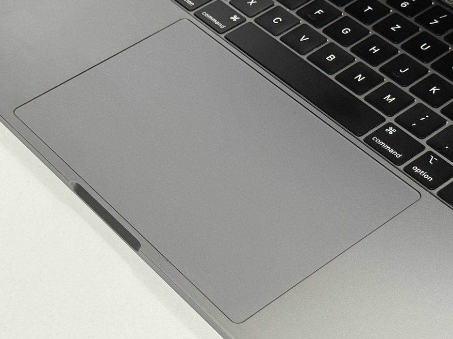 Apple MacBook Pro 15 2018 TouchBar - i7 16GB / 256GB - 84% Kondycji Baterii - Gwarancja - Stan BDB -