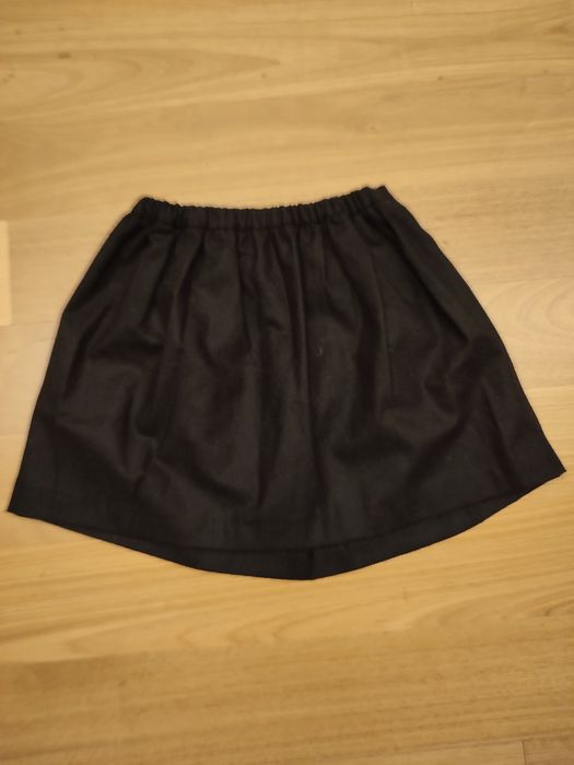 Saia preta de fazenda da Zara com bolsos. Tam 11/12