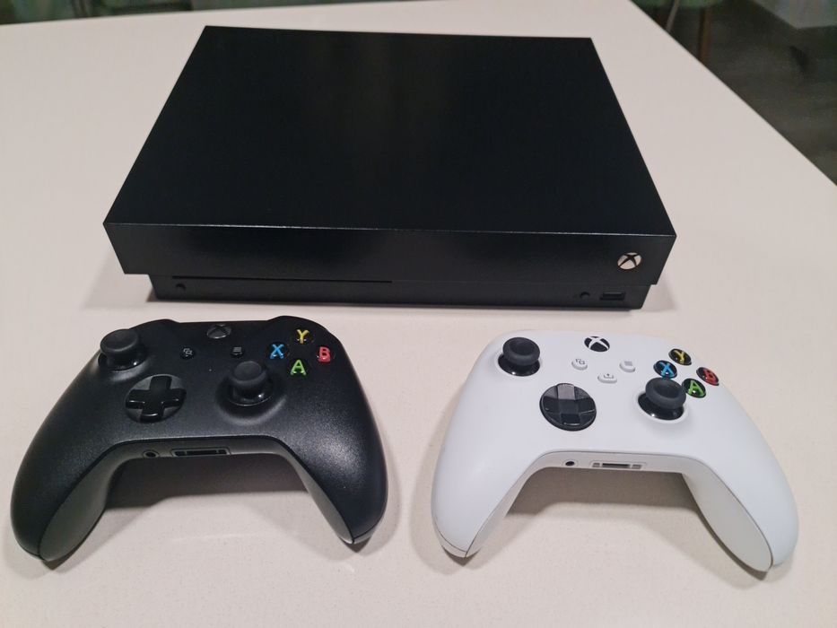 Xbox one x com 2 comandos