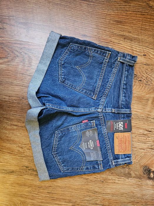 Джинсові шорти Levis розмір 24