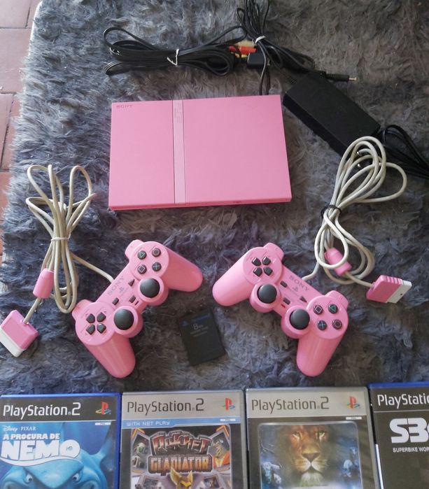 Ps2 cor de rosa com 2 comandos rosa jogos e cartão de memória.