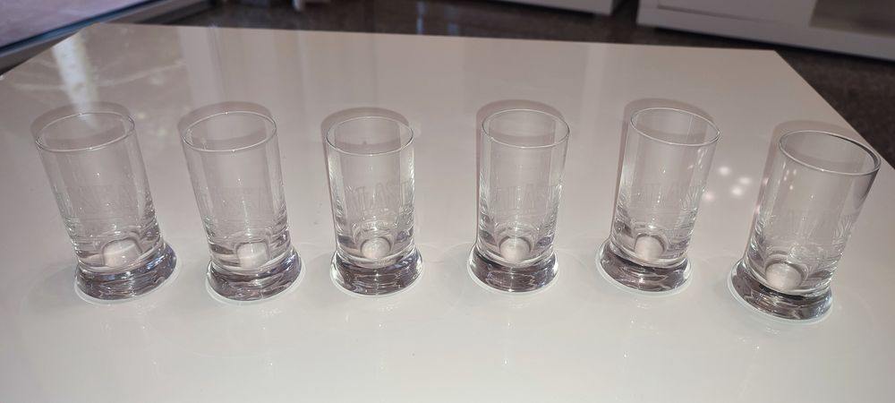 Kieliszki na grubej podstawie- 6szt Nowe w kartonie