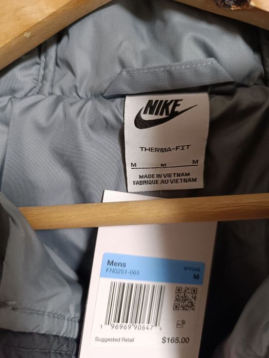 Продам куртку Nike(р.М)
