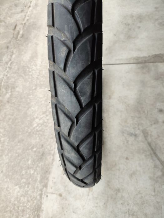 Pneus mistos  em bom estado