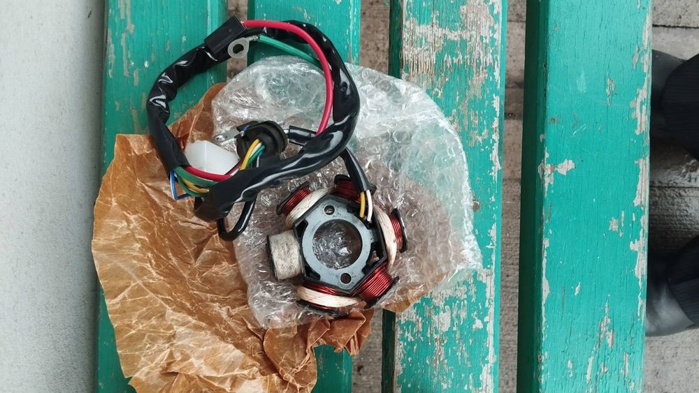 Запчастини до скутера.