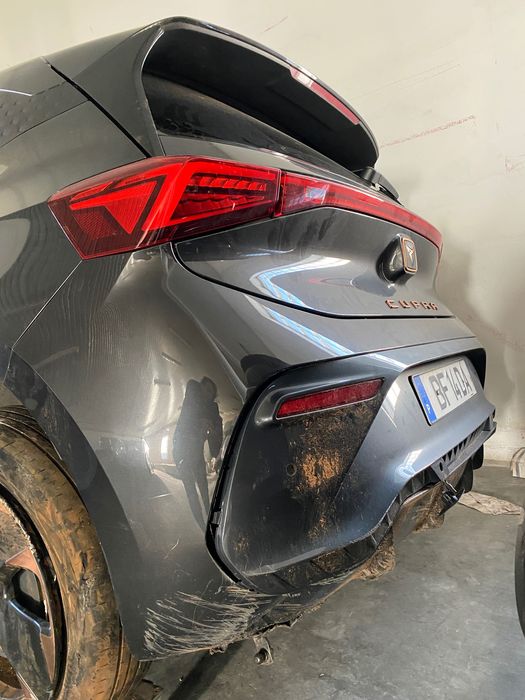 CUPRA BORN para peças - traseira e laterais