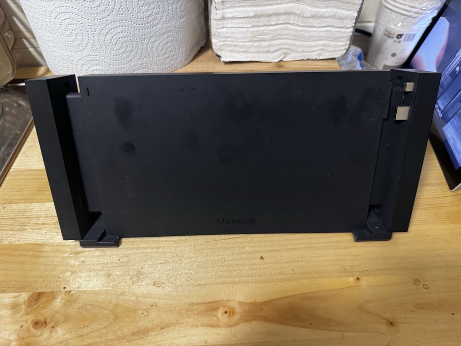 Surface com dock e teclado