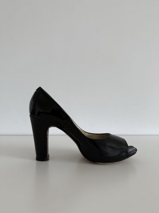 Simple Heels - buty lakierowane na obcasie