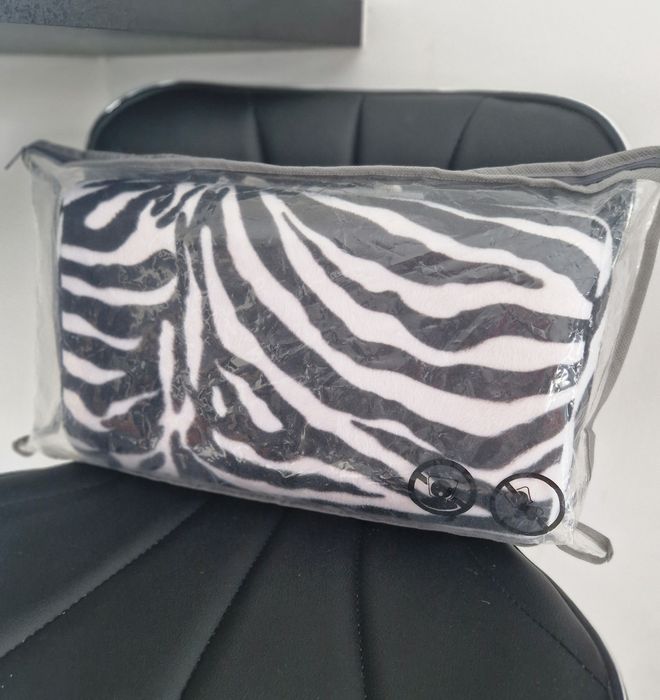 Poduszka turystyczna piankowa zebra JOHNNY ADVENTURE

Poduszka podróż