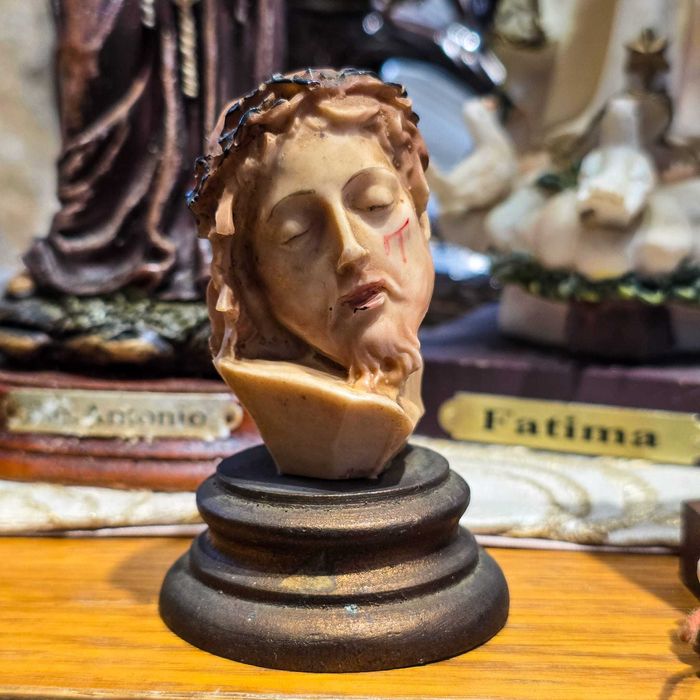 Busto Religioso Cristo com Coroa Espinhos Base – 8,5 cm