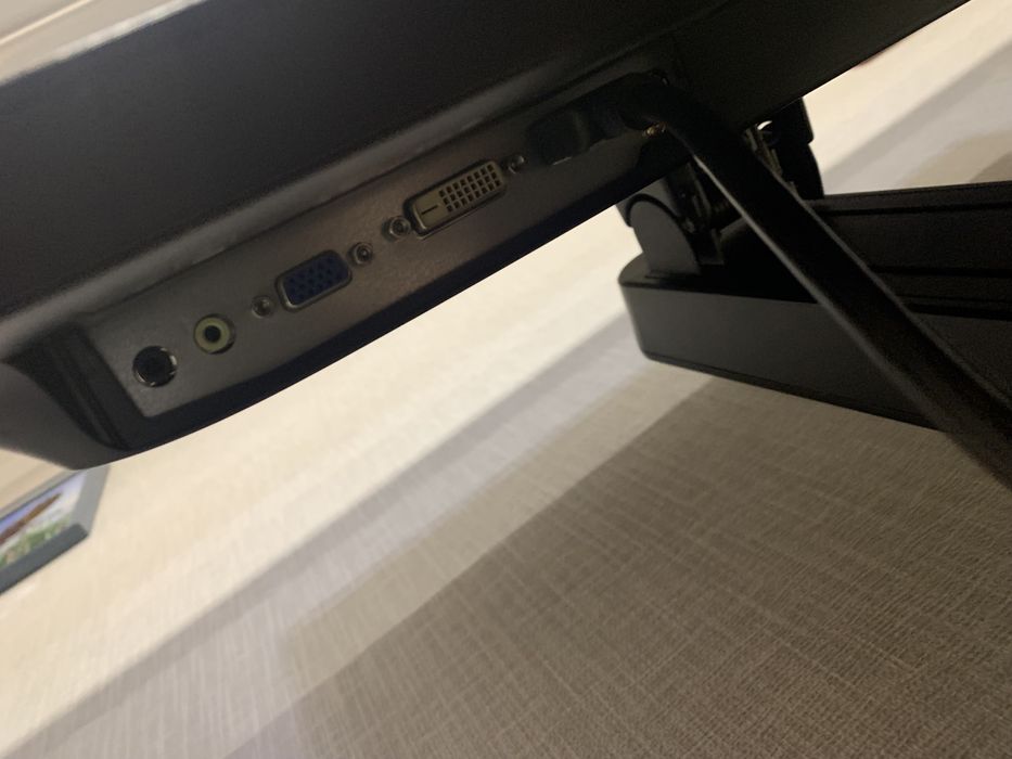 Безрамочный IPS монитор 60гц AOC