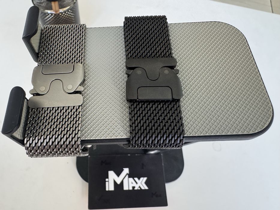 Apple Watch Ultra 2 49 Black Natural Titanium Milanes Loop MX5V3 MX5R3