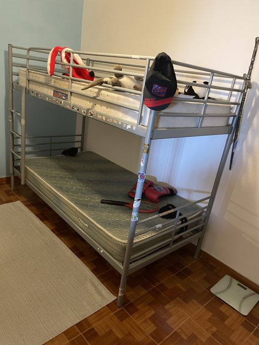 Cama beliche usada em bom estado