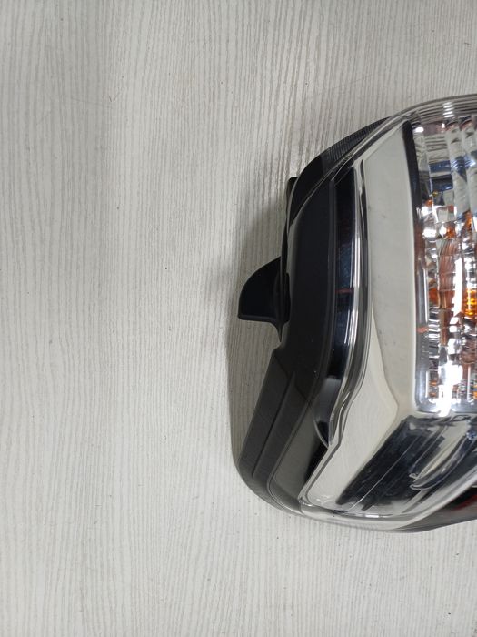 Фонарь TOYOTA 4Runner левый Led форанер