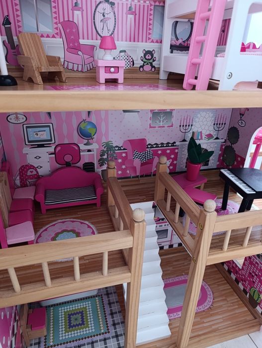 Domek dla lalek drewniany