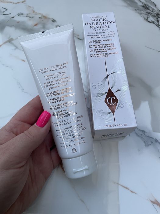 Очищувальний засіб для вмивання Charlotte Tilbury Magic Hydration Revival Cleanser