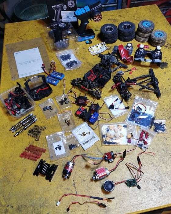 Lote de peças e materiais para rc