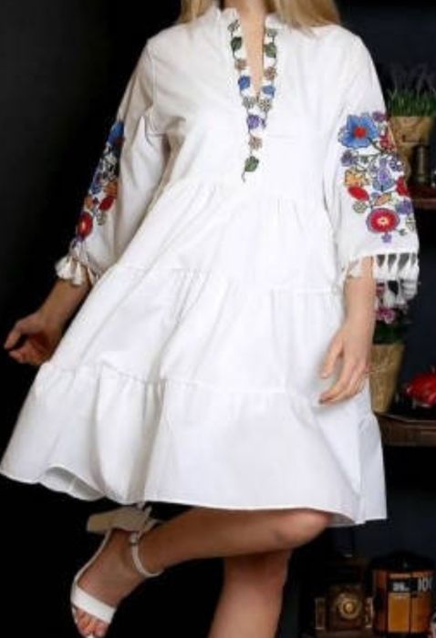 Стильна сукня вишиванка