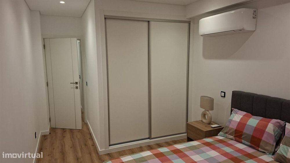 Apartamento T3 com varanda e garagem em Faro