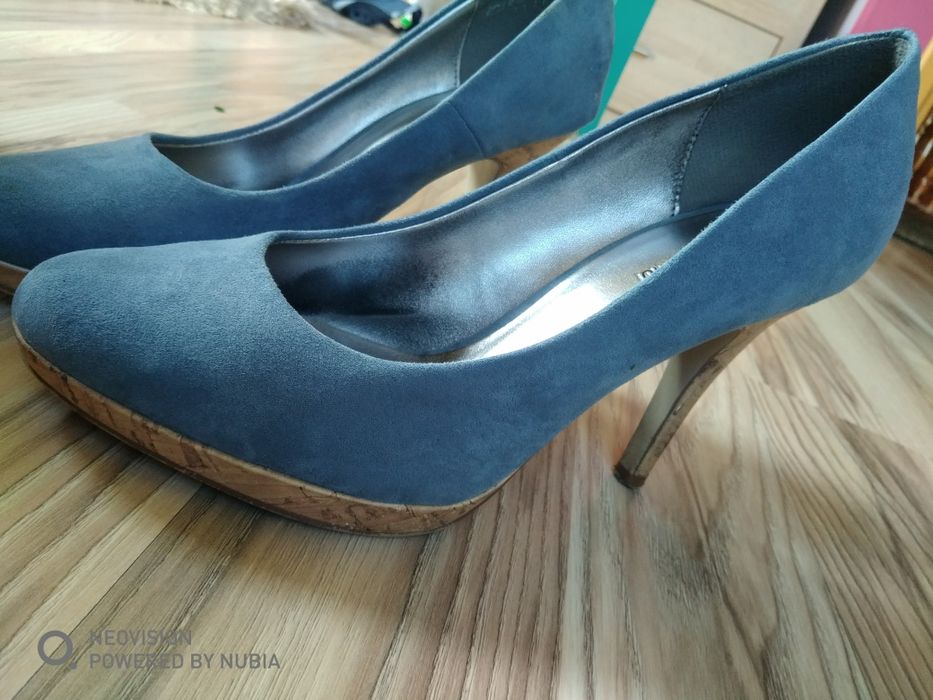 Buty na korku śliczne