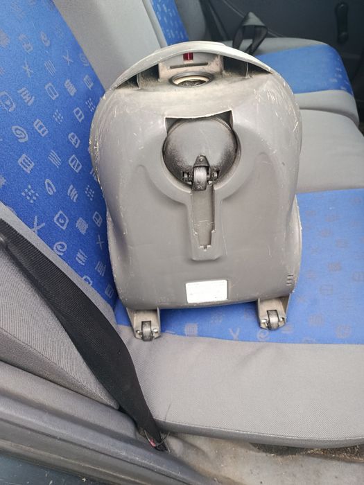 Aspirador Ufesa com fio