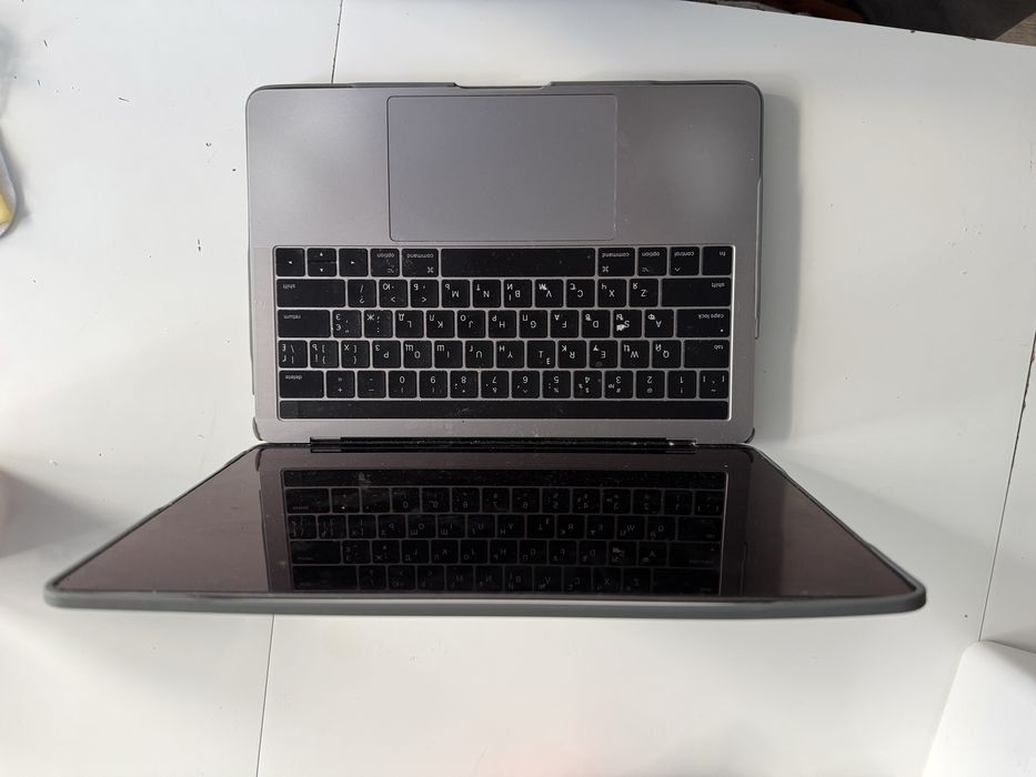 Чохол на macbook pro 2018 13”