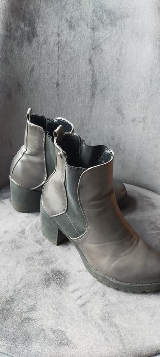 Botki szare, na obcasie, rozmiar 39