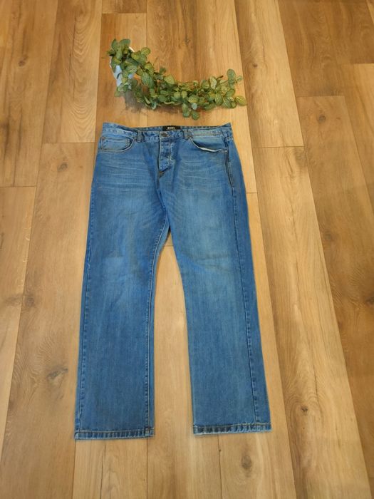 Jeansowe spodnie straight fit marki Diesel, rozmiar XL / 38, 32