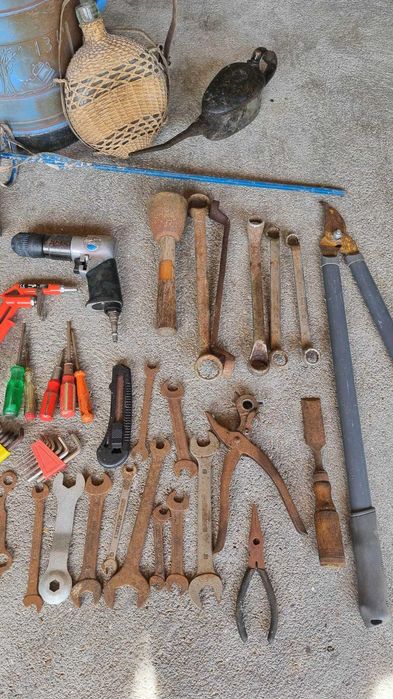Várias Ferramentas Antigas