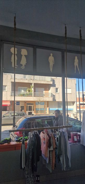 Expositor de roupa em bamboo