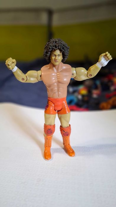 Figurka to Catlito z serii WWE Ruthless Aggression 25
