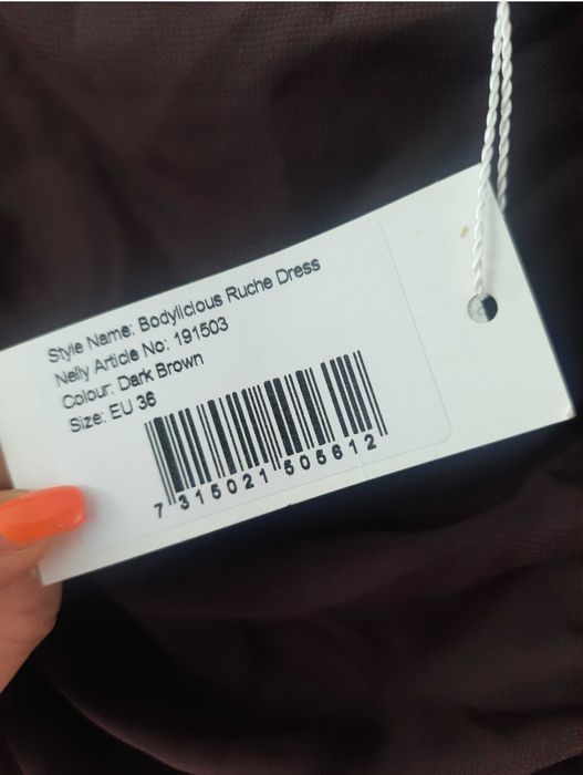 Sukienka brązowa ze ściągaczami