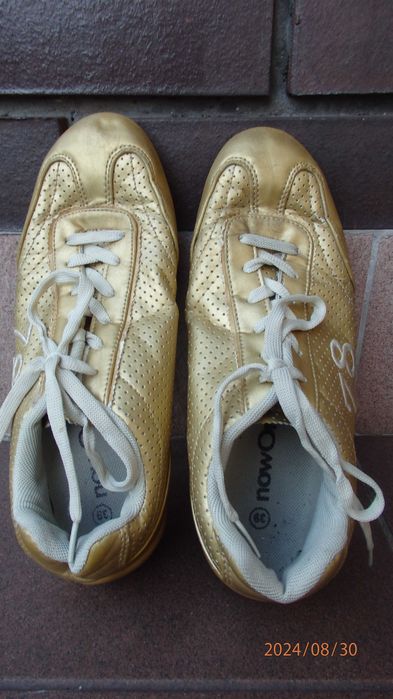 Buty sportowe firmy NowOn rozmiar 39.