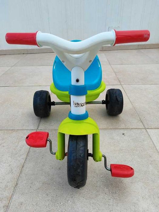 Triciclo em bom estado e pronto a rolar!