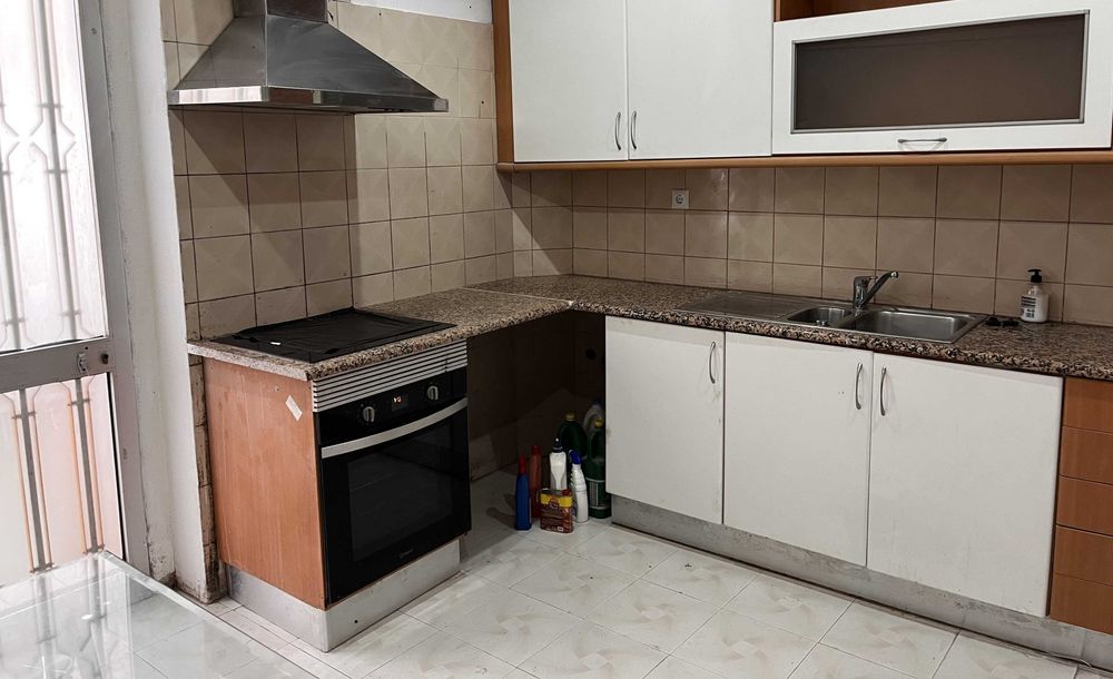 Moradia T4 com garagem e jardim