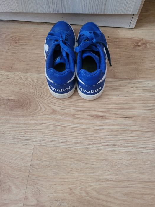 Buty reebok  rozmiar 35 wkładka  23cm