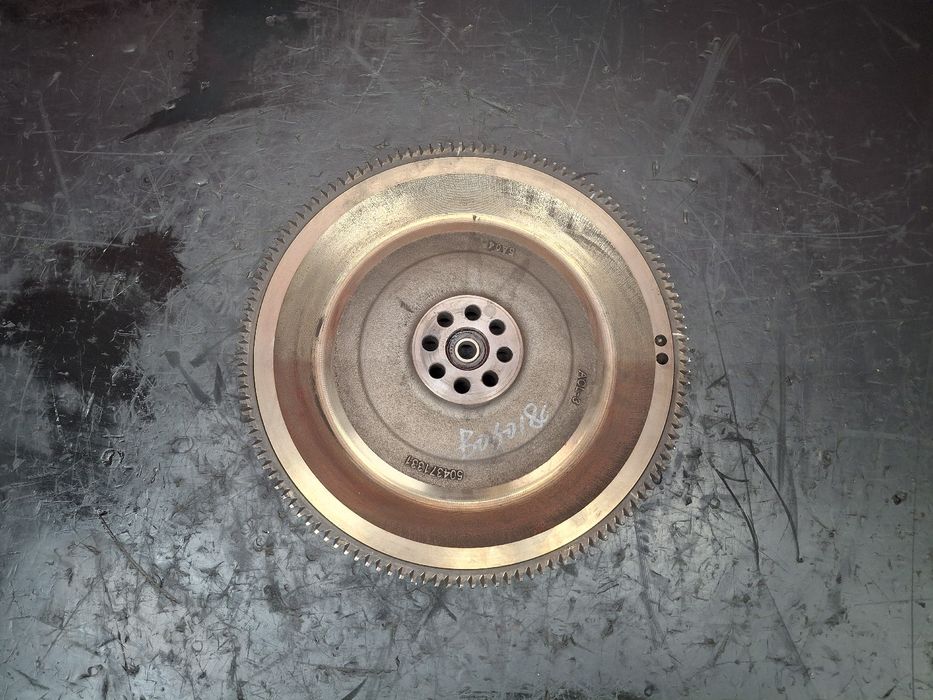 Volante do motor MITSUBISHI TRUCKS Canter