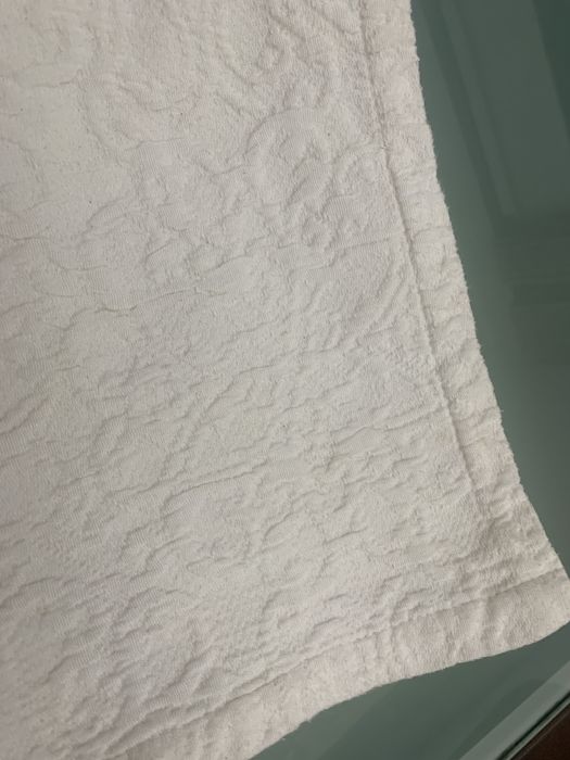 Colcha cama 220x230 cm usada em bom estado