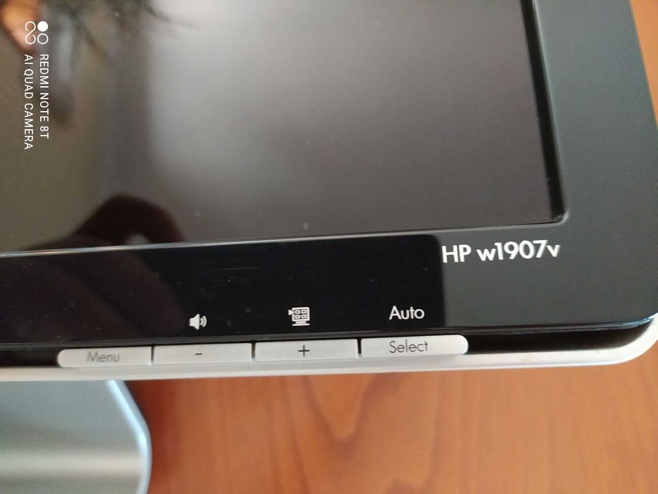 HP G610 Desktop Computer with Intel i3 and 4GB RAM + Peripherals64286532264450123