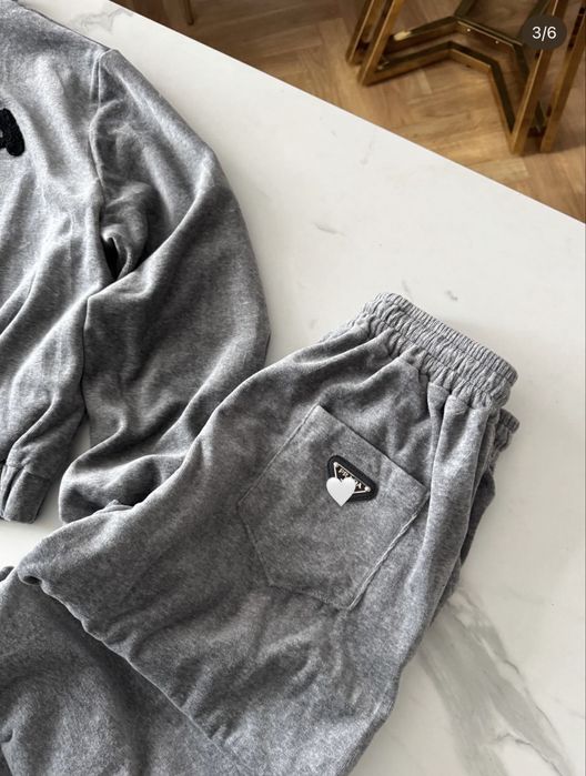 Жіночий спортивний костюм, стильний та зручний, утеплений флісом