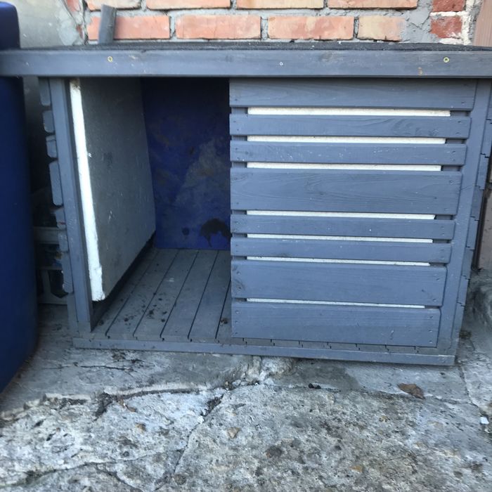 Drewniana buda  dla psa