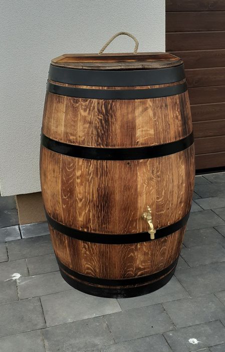 Beczki drewniane dębowe  (zbiornik na wodę)