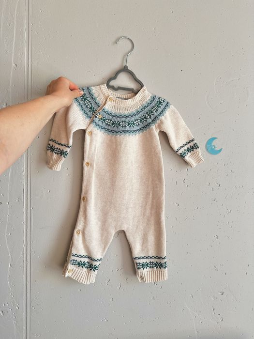 Вʼязанний ромпер бежевого кольору, розмір 68- 3-6 міс